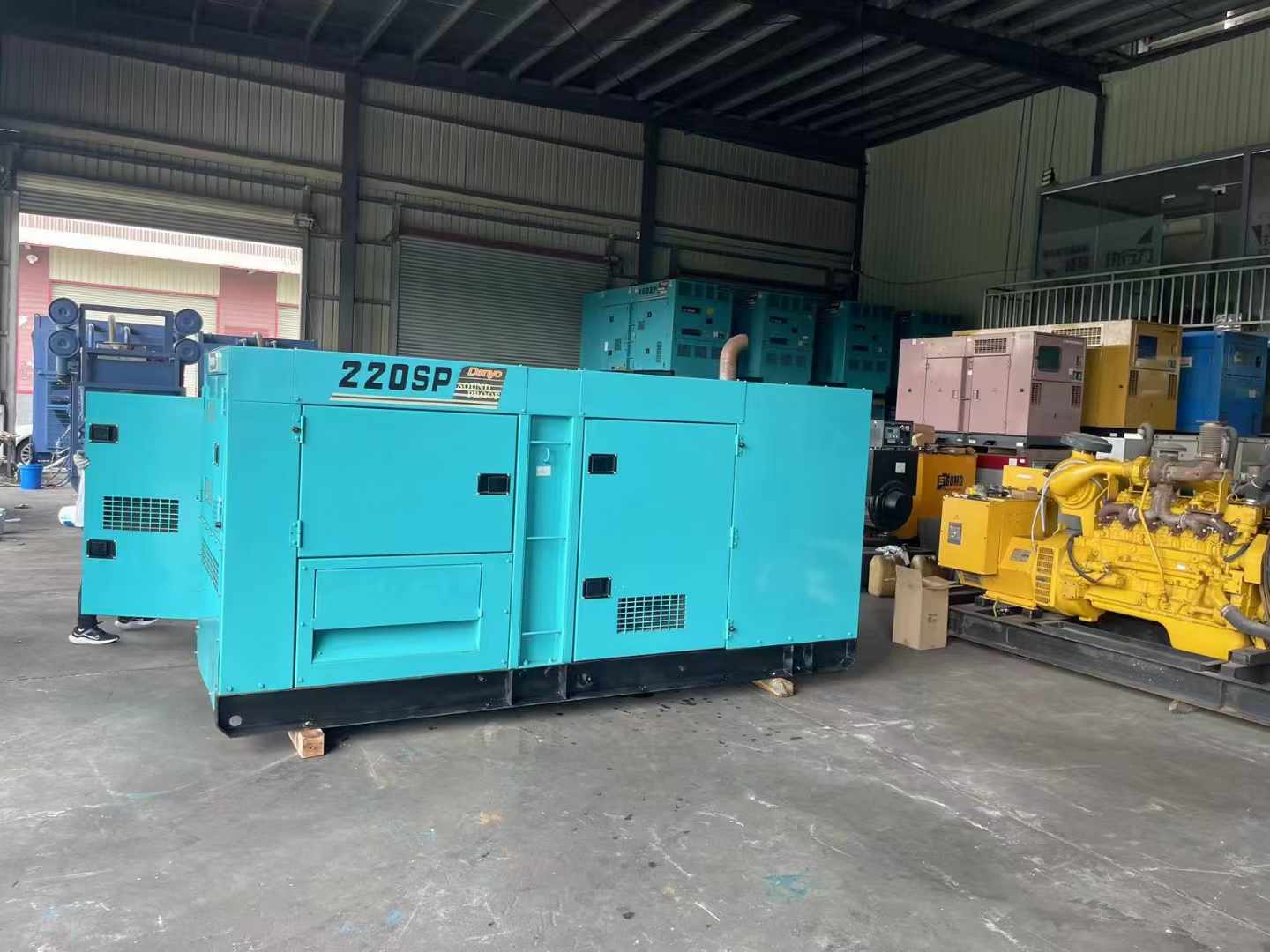 曹县800kW 柴油发电机的输出电流波动范围是多少？